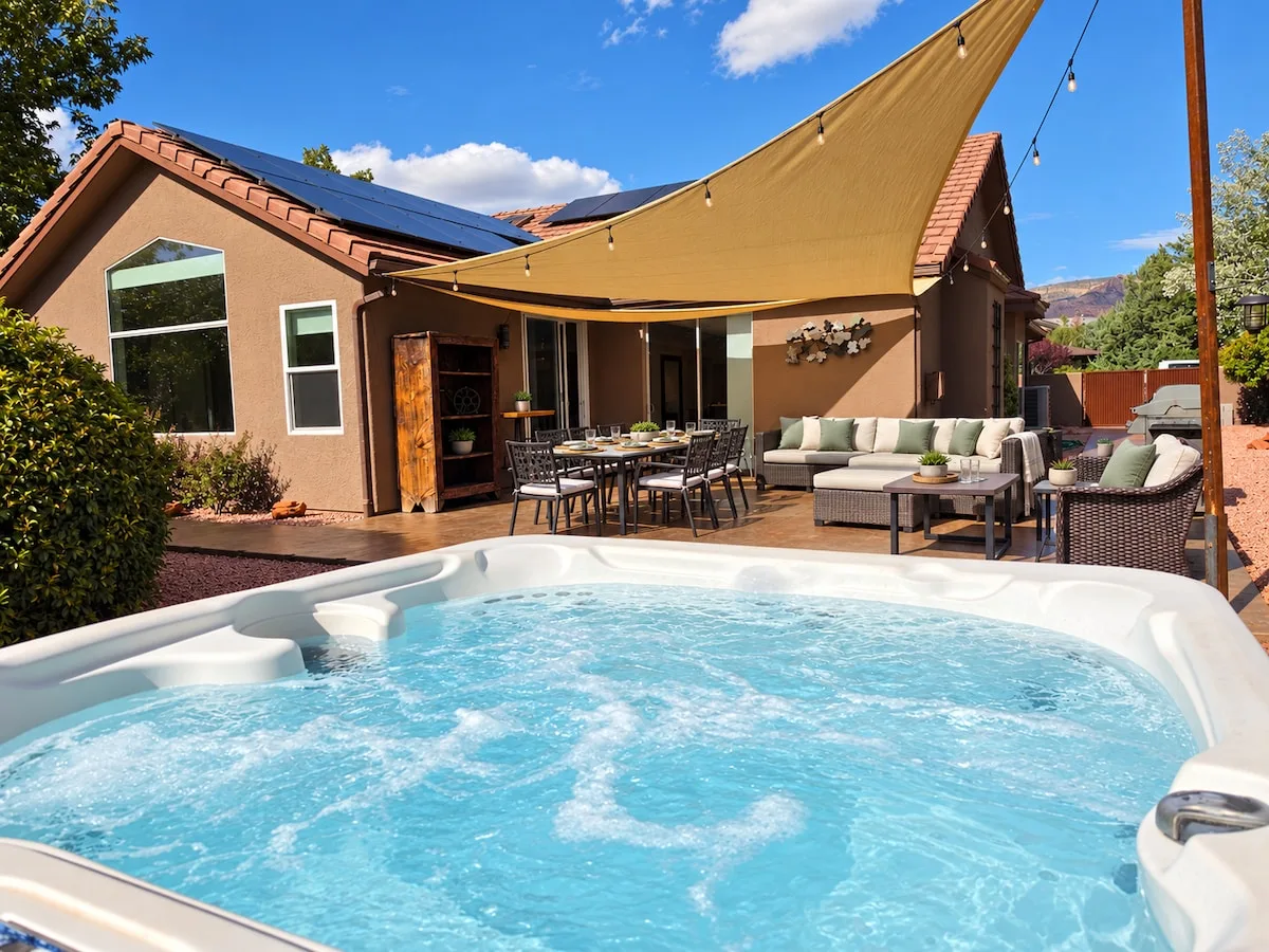 Hot tub image 1