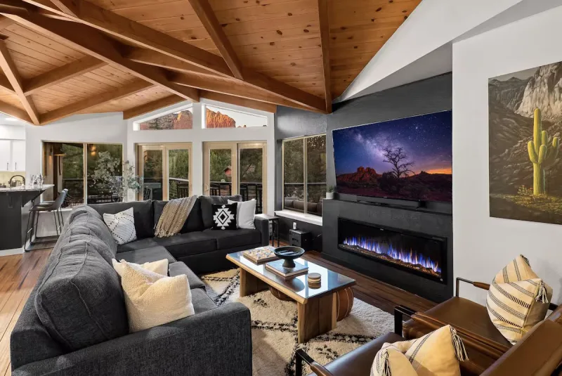 Uptown Splash (Grove House West), Sedona: living room